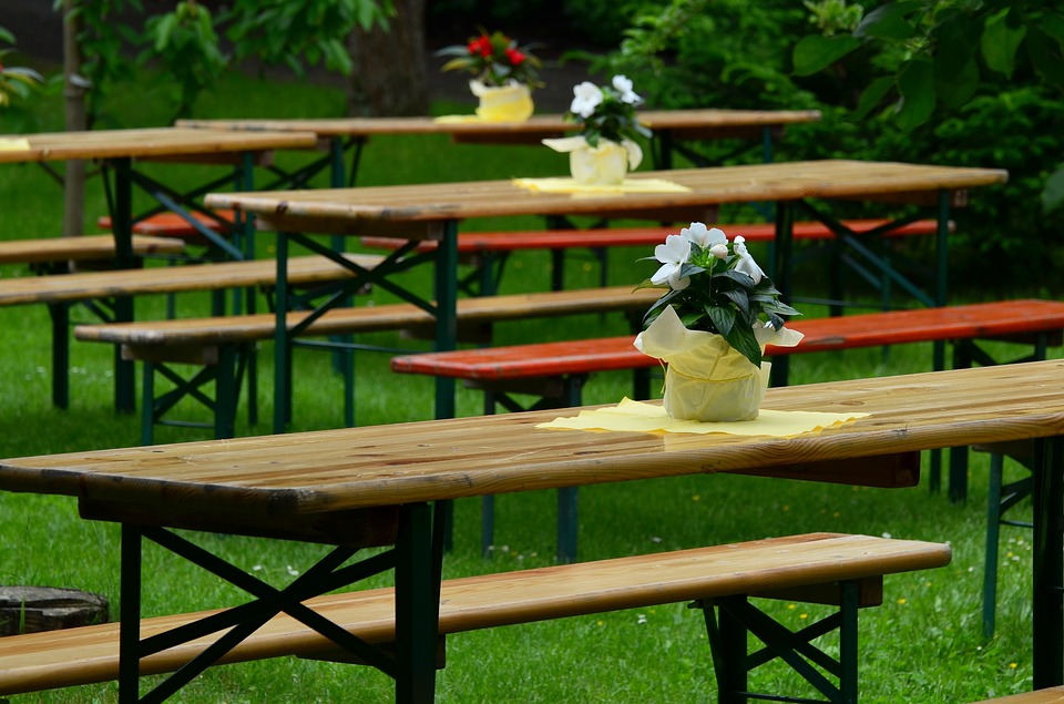 beer-tent-set-1436147_960_720